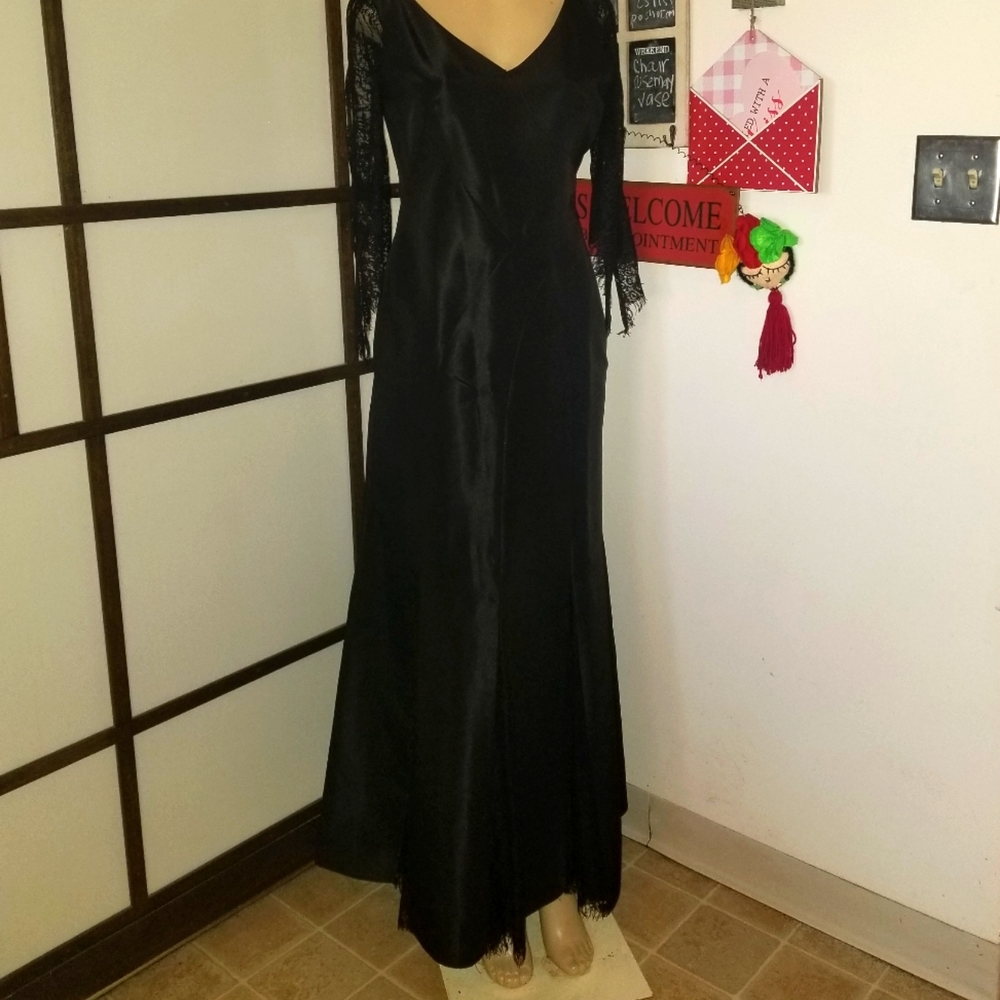 Nicole Miller black lace gothic long gown 8